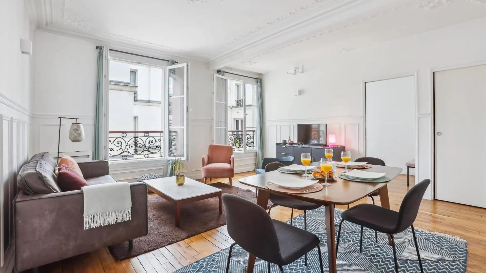 Bnbnova - 2Br - Le Marais & Hotel De Ville Paris Apartment